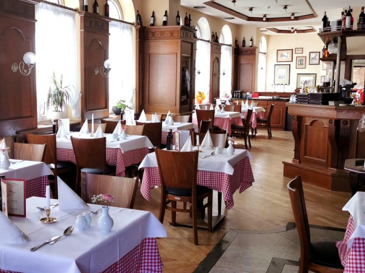 Hotel Drei Schwanen - Ristorante Due Fratelli Hohenstein-Ernstthal Exterior photo