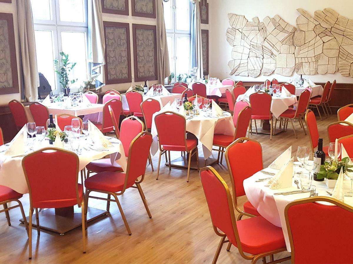 Hotel Drei Schwanen - Ristorante Due Fratelli Hohenstein-Ernstthal Exterior photo